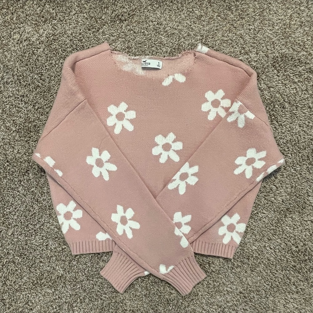 Size small, super cute and never worn.